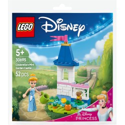 Le château de Cendrillon miniature avec un jardin