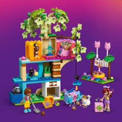 La fête d’anniversaire et l’arbre à chats