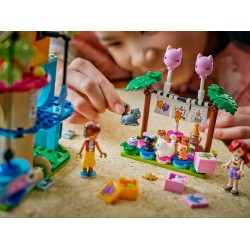 La fête d’anniversaire et l’arbre à chats