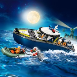Verfolgungsjagd im Polizeiboot