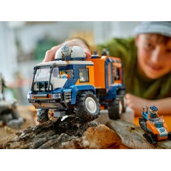 LEGO City 60471Grande camion artico con laboratorio