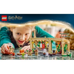 LEGO Harry Potter 76445 Castello di Hogwarts: lezione di erbologia