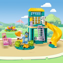 Diversión en el Parque de Juegos con Bluey y Chloe