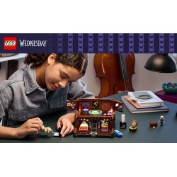 LEGO Wdnesday 76785 Appartamento di Mano