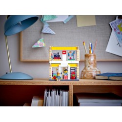 LEGO Iconic ® Brand Store