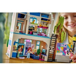 LEGO 42687 Friends Casa della famiglia di Liann