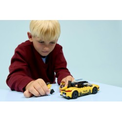 LEGO 60487 City Taxi giallo
