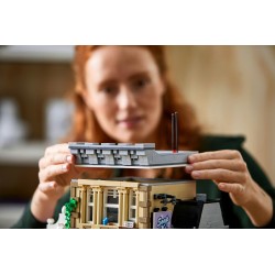 LEGO Modulari 10278 ICONS Stazione di Polizia