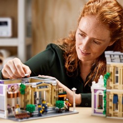 LEGO Modulari 10278 ICONS Stazione di Polizia