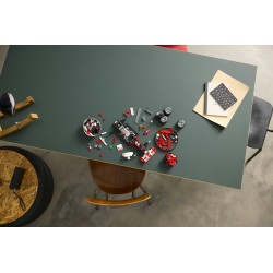 LEGO ICONS 11375 Ferrari F2004 e Michael Schumacher