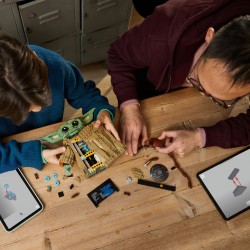 LEGO Star Wars 75446 Grogu (Apprendista Mandaloriano), Giocattolo con Armatura Beskar, Decorazione Regalo per Bambini da 10+