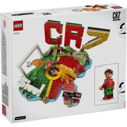 LEGO Editions 43012 Cristiano Ronaldo – Highlights Calcistici, Giocattolo 3D da Esposizione con Minifigure, Regalo 10+ Anni