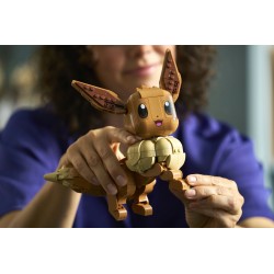 LEGO Pokémon 72151 Eevee, Kit Modellismo per Adulti dall'Anime, con Parti Snodabili, Decorazione Fai da Te, Regalo per Gamer