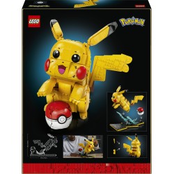 LEGO Pokémon 72152 Pikachu e Poké Ball, Kit di Modellismo con Figura Snodabile ed Espositore, Regalo per Gamer da Collezione