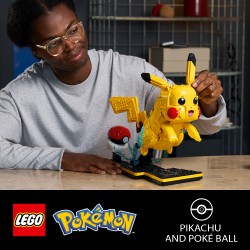 LEGO Pokémon 72152 Pikachu e Poké Ball, Kit di Modellismo con Figura Snodabile ed Espositore, Regalo per Gamer da Collezione
