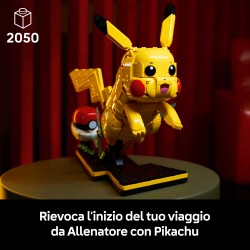 LEGO Pokémon 72152 Pikachu e Poké Ball, Kit di Modellismo con Figura Snodabile ed Espositore, Regalo per Gamer da Collezione