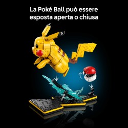LEGO Pokémon 72152 Pikachu e Poké Ball, Kit di Modellismo con Figura Snodabile ed Espositore, Regalo per Gamer da Collezione