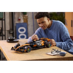 LEGO Technic 42228 Auto McLaren MCL39 F1, Kit Modellismo per Adulti da Collezione, Regalo per Fan di Corse e di Motorsport
