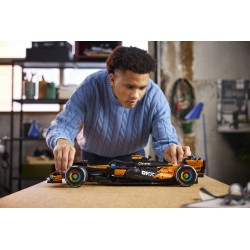 LEGO Technic 42228 Auto McLaren MCL39 F1, Kit Modellismo per Adulti da Collezione, Regalo per Fan di Corse e di Motorsport