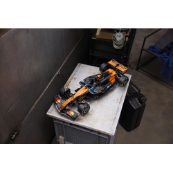 LEGO Technic 42228 Auto McLaren MCL39 F1, Kit Modellismo per Adulti da Collezione, Regalo per Fan di Corse e di Motorsport