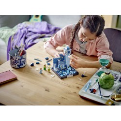 LEGO Disney 43232 Volo su Londra di Peter Pan e Wendy, Diorama con Big Ben Fosforescente, Regalo Adolescenti, Donne e Uomini