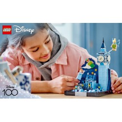 LEGO Disney 43232 Volo su Londra di Peter Pan e Wendy, Diorama con Big Ben Fosforescente, Regalo Adolescenti, Donne e Uomini