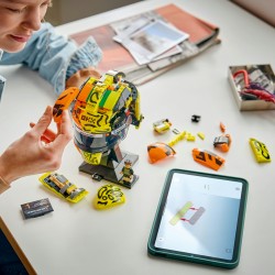 LEGO Editions 43023 Casco di Lando Norris McLaren Mastercard F1 Team, Gadget F1 con Minifigure da Collezione, Regalo da 14+