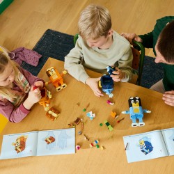 LEGO Bluey 11217 Famiglia Bluey in Mattoncini, Giochi Didattici con 4 Personaggi e Accessori, Regalo di Compleanno Bambini 5+