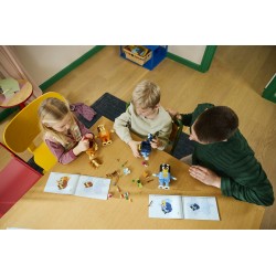 LEGO Bluey 11217 Famiglia Bluey in Mattoncini, Giochi Didattici con 4 Personaggi e Accessori, Regalo di Compleanno Bambini 5+