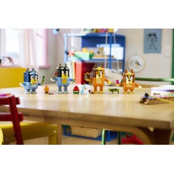 LEGO Bluey 11217 Famiglia Bluey in Mattoncini, Giochi Didattici con 4 Personaggi e Accessori, Regalo di Compleanno Bambini 5+