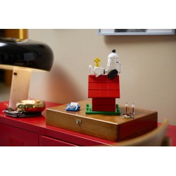 LEGO Ideas 21368 Peanuts: la Cuccia di Snoopy, Kit Modellismo da Esposizione per Adulti con Personaggi di Snoopy e Woodstock