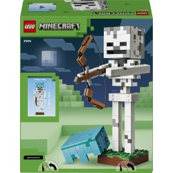 LEGO Minecraft 21594 Scheletro, Action Figure Giocattolo di Mob con Elmo di Diamante, Arco e Frecce, Base in Erba, Regalo 10+