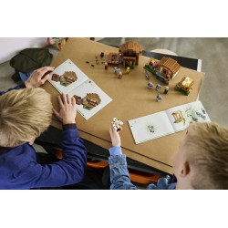 LEGO Minecraft 21596 Attacco al Villaggio dell’Evocatore, Casa Giocattolo con Giardino e 11 Personaggi, Regalo per Bambini 9+