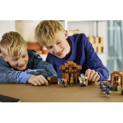 LEGO Minecraft 21596 Attacco al Villaggio dell’Evocatore, Casa Giocattolo con Giardino e 11 Personaggi, Regalo per Bambini 9+