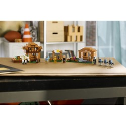 LEGO Minecraft 21596 Attacco al Villaggio dell’Evocatore, Casa Giocattolo con Giardino e 11 Personaggi, Regalo per Bambini 9+