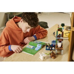 LEGO Minecraft 21597 Stazione di Ghast, Giocattolo con 8 Personaggi e Accessori, Regalo per Gamer e Bambini da 9 Anni in su