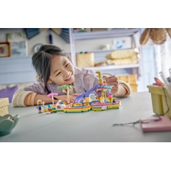 LEGO Friends 42676 Divertente Giornata al Parco Acquatico, Giocattolo con Scivolo, 2 Mini Bamboline e 4 Animali, Regalo da 6+