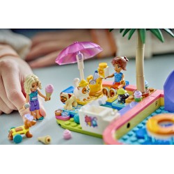 LEGO Friends 42676 Divertente Giornata al Parco Acquatico, Giocattolo con Scivolo, 2 Mini Bamboline e 4 Animali, Regalo da 6+