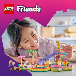LEGO Friends 42676 Divertente Giornata al Parco Acquatico, Giocattolo con Scivolo, 2 Mini Bamboline e 4 Animali, Regalo da 6+