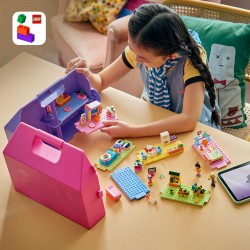 LEGO Friends 42697 Valigetta Creativa Casa delle Bambole, Giochi da Viaggio con Casa a 8 Stanze e 2 Mini Bamboline, Regalo 6+