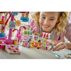 LEGO Friends 42700 Ruota Panoramica Dolci e Cupcake, Giocattolo con Giostra da Luna Park, 3 Mini Bamboline, Regalo Bambini 7+