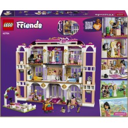 LEGO Friends 42704 Grand Hotel di Heartlake City, Giocattolo con 6 Mini Bamboline, 2 Animali e Accessori, Regalo Bambine 9+