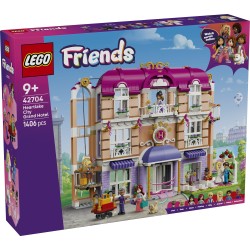 LEGO Friends 42704 Grand Hotel di Heartlake City, Giocattolo con 6 Mini Bamboline, 2 Animali e Accessori, Regalo Bambine 9+