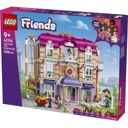 LEGO Friends 42704 Grand Hotel di Heartlake City, Giocattolo con 6 Mini Bamboline, 2 Animali e Accessori, Regalo Bambine 9+