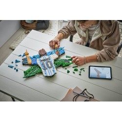 LEGO Editions 43018 Lionel Messi – Celebrazione, Wall Art 3D Fai da Te, Decorazione da Parete, Regalo a Tema Calcio da 14+
