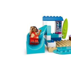 LEGO | Disney 43280 Divertimento in Spiaggia con Lilo e Stitch, Giochi Didattici, 2 Negozi, Giostra e 2 Minifigure, Regalo 4+
