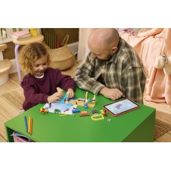 LEGO | Disney 43280 Divertimento in Spiaggia con Lilo e Stitch, Giochi Didattici, 2 Negozi, Giostra e 2 Minifigure, Regalo 4+