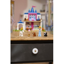LEGO | Disney Princess 43283 Castello degli Amici Animali di Cenerentola, Gioco Didattico con Mini Bambolina, 4 Animali, 4+