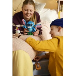 LEGO | Disney 43296 Stitch e Scrump, 2 Action Figure Giocattolo con Accessori, Decorazione Cameretta, Regalo per Bambini 9+