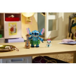 LEGO | Disney 43296 Stitch e Scrump, 2 Action Figure Giocattolo con Accessori, Decorazione Cameretta, Regalo per Bambini 9+